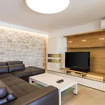 Sunrise Villa *