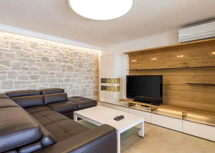 Sunrise Villa *
