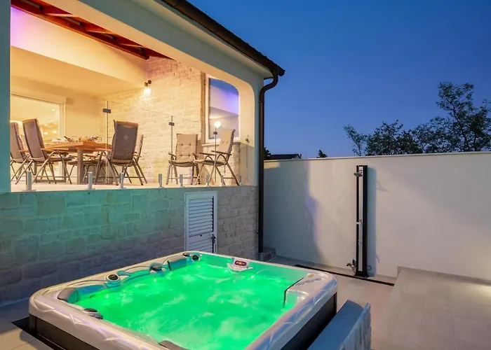 Sunrise Villa *